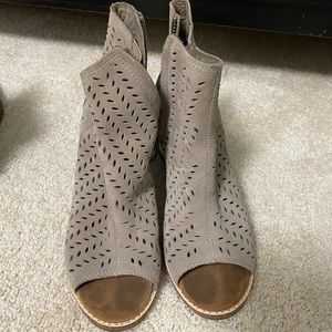 Tom’s open-toe booties